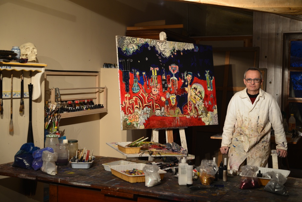 Thierry Virton - Contemporary artist painter - In his workshop - Outsider art painting - self-taught
